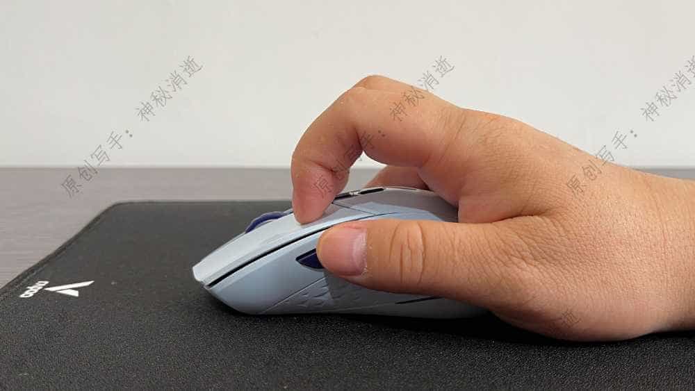 无感延迟、轻灵微操、对称设计、酷炫灯效-雷柏V300W有线无线双模RGB游戏鼠标评测指南