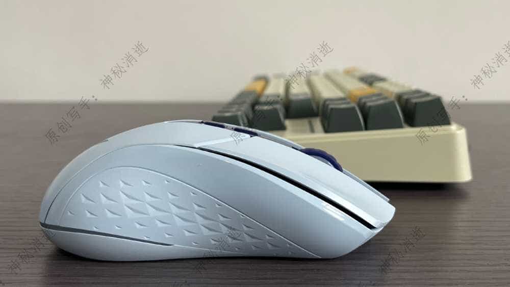 无感延迟、轻灵微操、对称设计、酷炫灯效-雷柏V300W有线无线双模RGB游戏鼠标评测指南