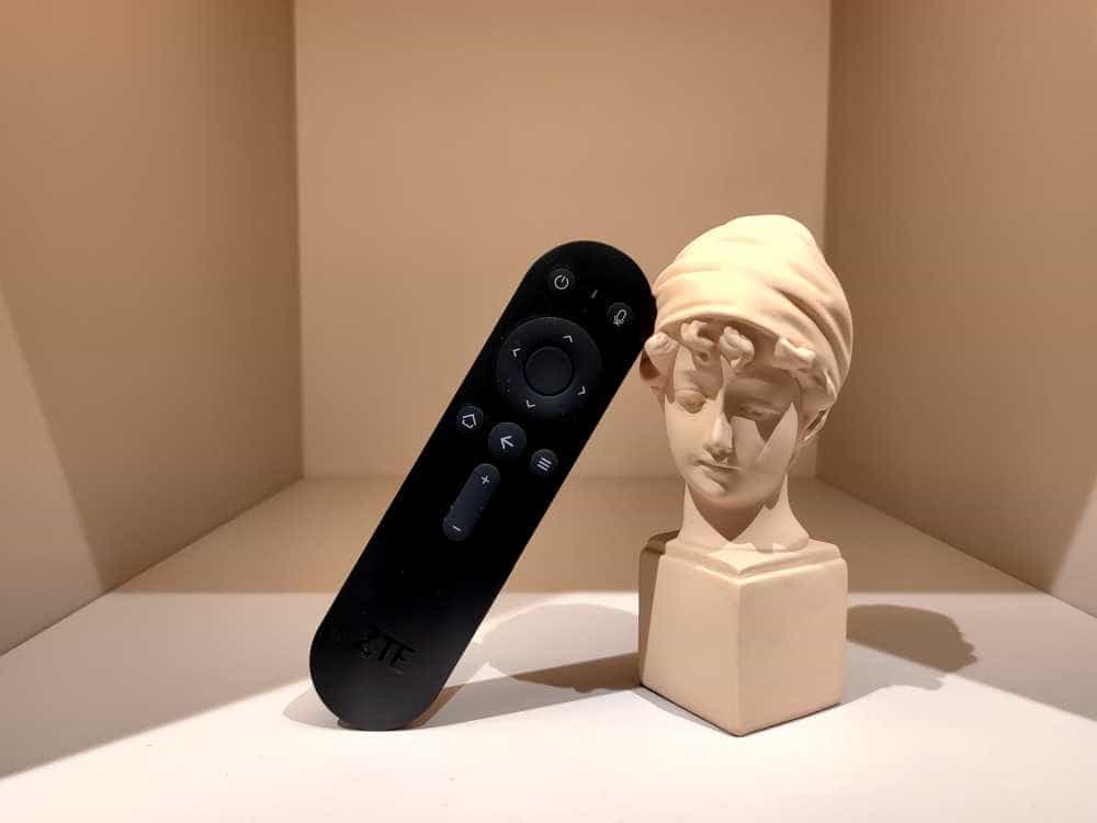 中兴Z4Pro智能语音机顶盒开机无广告