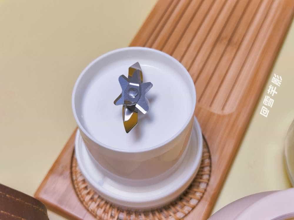 畅饮新鲜|一杯两用的“小鲜桶”，榨汁畅饮就要吨着喝！