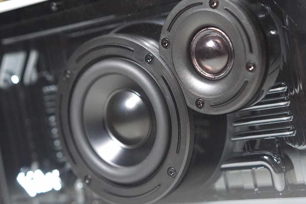 打造电竞房|少不了赛博朋克的桌面音箱──漫步者NEW-X体验