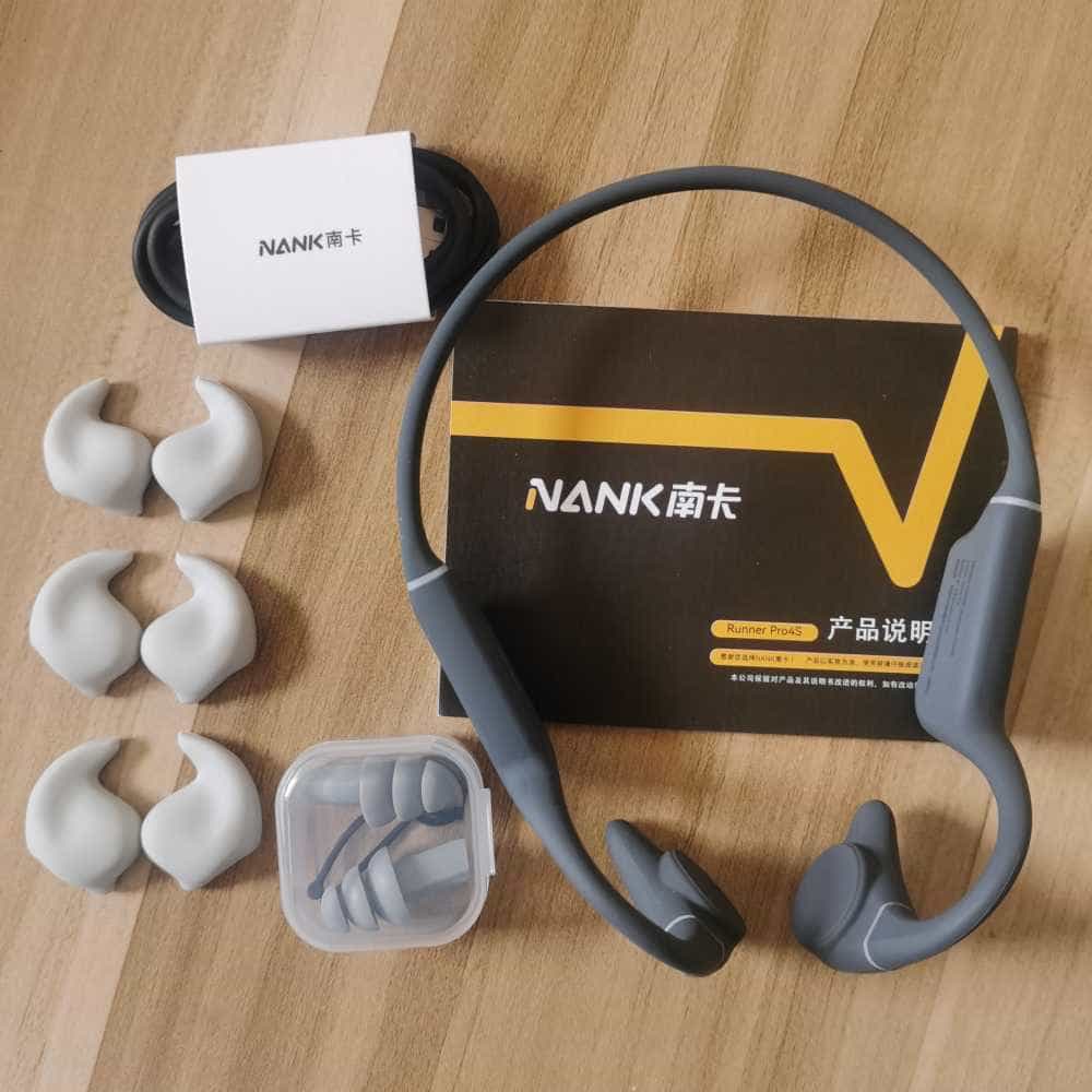 性价比吊打同行的运动耳机!平价旗舰骨传导耳机还得看南卡pro4S!