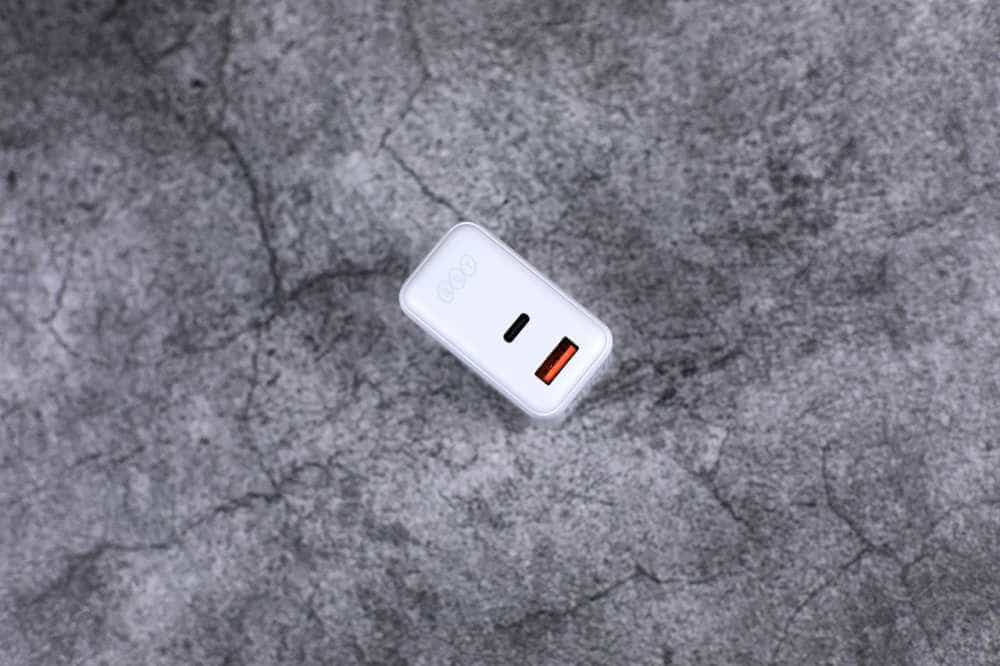 QCY 40W双头充电器:高性价比快充头