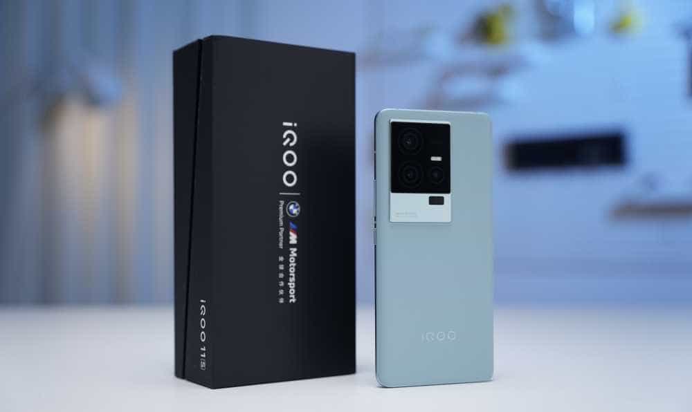 高配低价？又一款性价比封神机，iQOO 11S狠起来，自家人都不放过