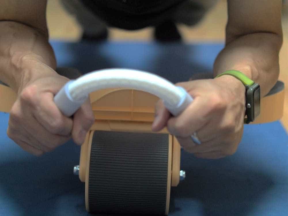 挥洒汗水十几天，漂亮腹部练出来。