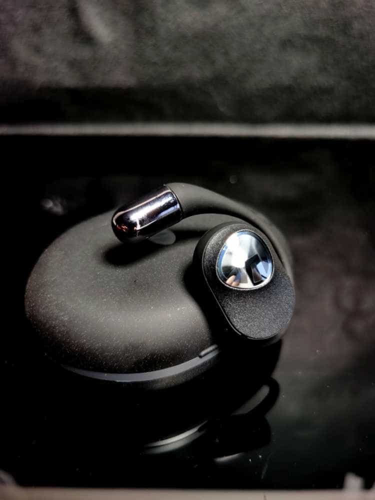 一款不伤耳膜的舒适耳机:解决长时间佩戴耳机不适困惑