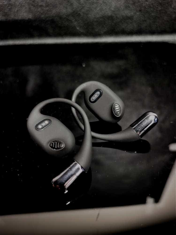 一款不伤耳膜的舒适耳机:解决长时间佩戴耳机不适困惑