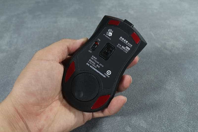 握感舒适，灵敏度精准—幽灵R90 PLUS无线游戏鼠标非凡体验