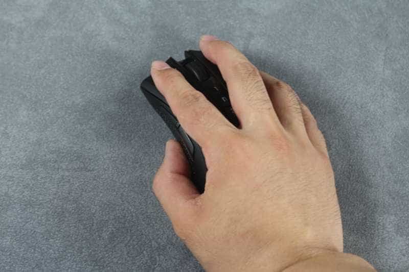 握感舒适，灵敏度精准—幽灵R90 PLUS无线游戏鼠标非凡体验