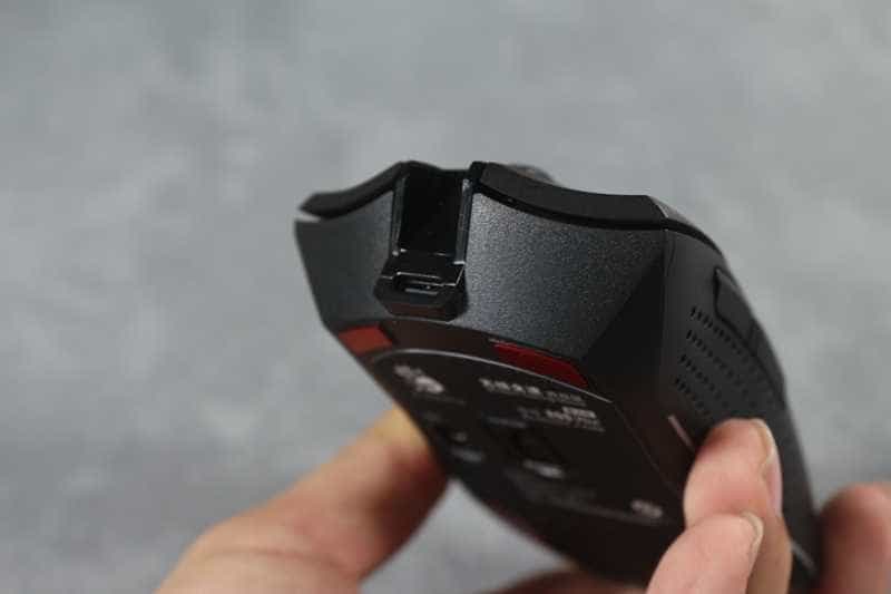 握感舒适，灵敏度精准—幽灵R90 PLUS无线游戏鼠标非凡体验