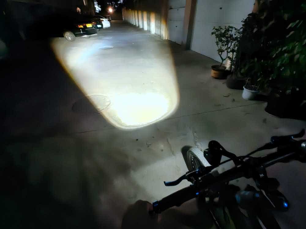 迈极炫CBL1600吊装截止线车灯,光影随变