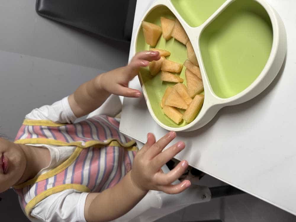 高颜值宝宝硅胶餐盘，轻松实现自主进食