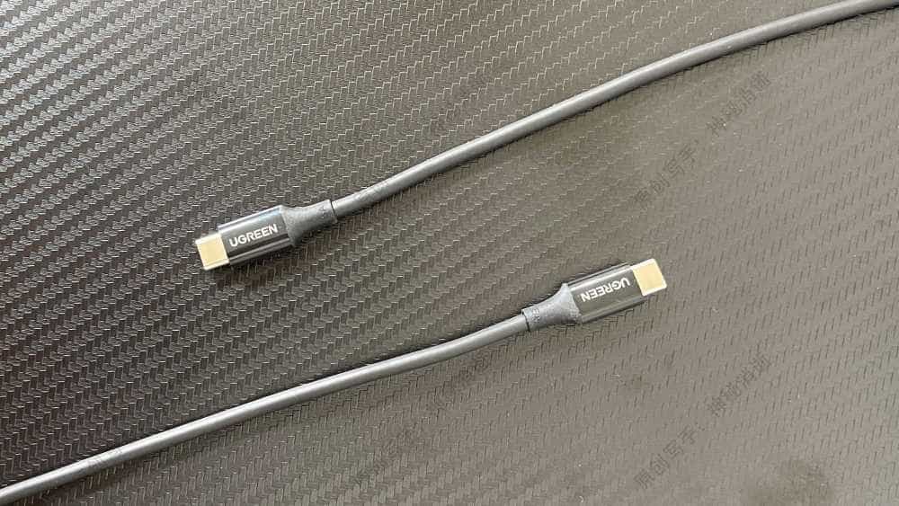 绿联100W智充魔盒Pro-简洁桌面，为多设备补能减负