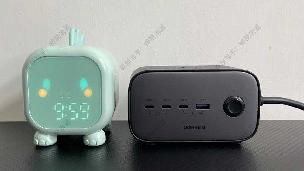 绿联100W智充魔盒Pro-简洁桌面，为多设备补能减负