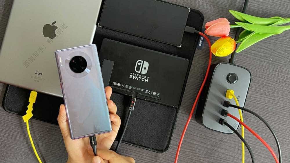 绿联100W智充魔盒Pro-简洁桌面，为多设备补能减负