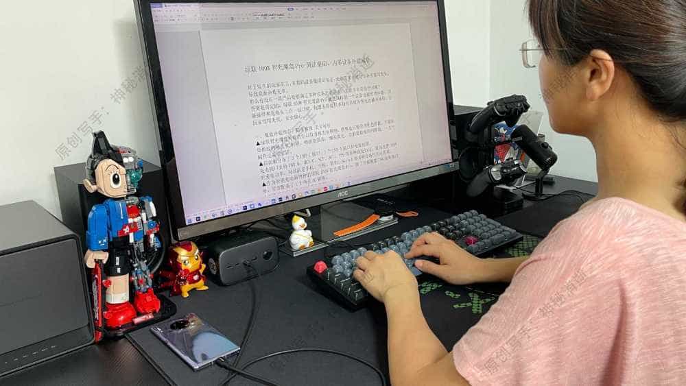 绿联100W智充魔盒Pro-简洁桌面，为多设备补能减负