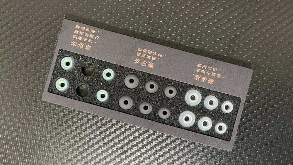 双模听感，光影国风美学-竹林鸟青鸾入耳式动圈有线耳机体验分享