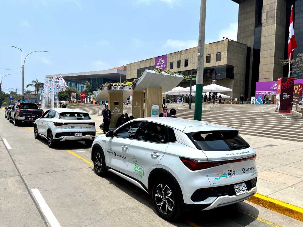 20辆比亚迪元PLUS现身秘鲁APEC峰会,这排面杠杠的!