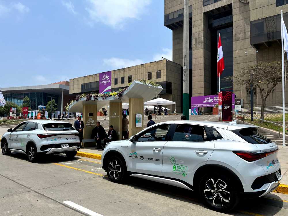 20辆比亚迪元PLUS现身秘鲁APEC峰会,这排面杠杠的!