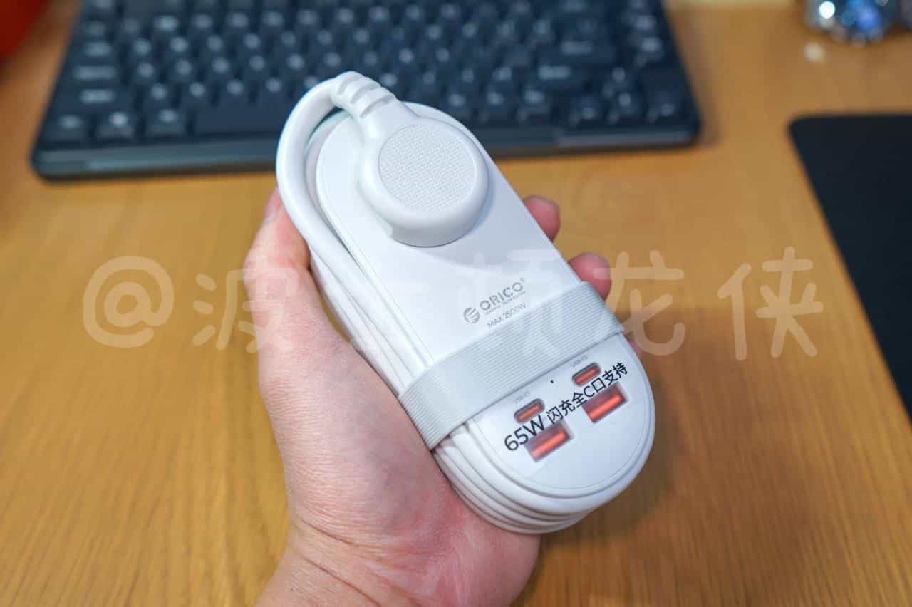 出门就带奥睿科65W氮化镓口袋插排,一个打七个!