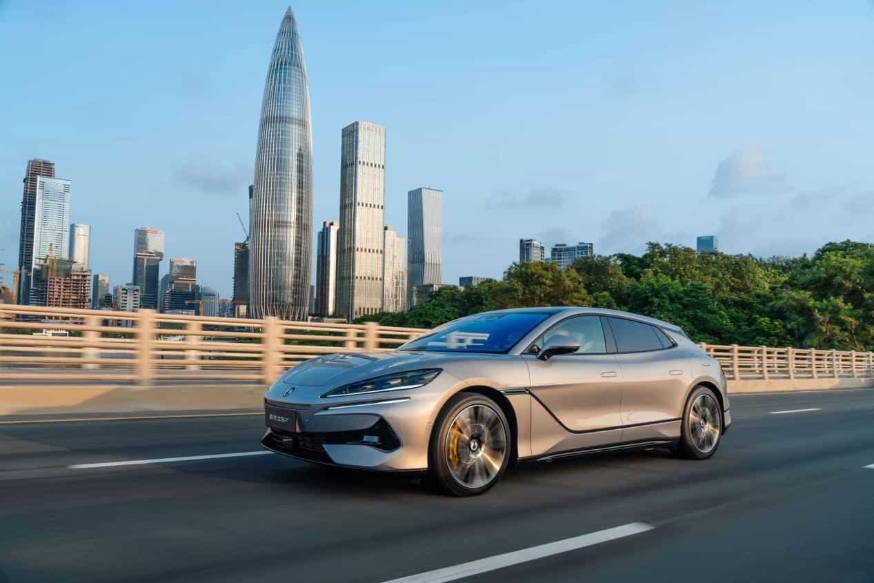 比亚迪“天神之眼”智能驾驶系统正式上线,开启无图城市领航新篇章