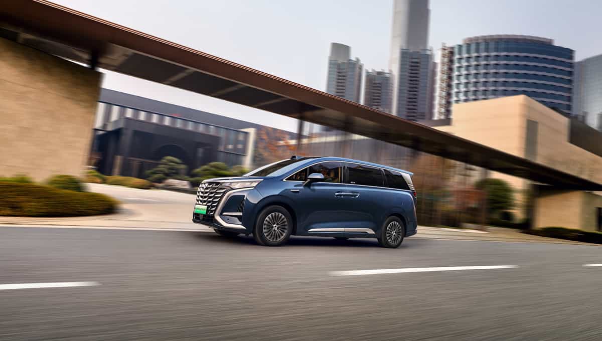 腾势D9重磅上市,25款车型超值来袭,驾乘体验再升级!