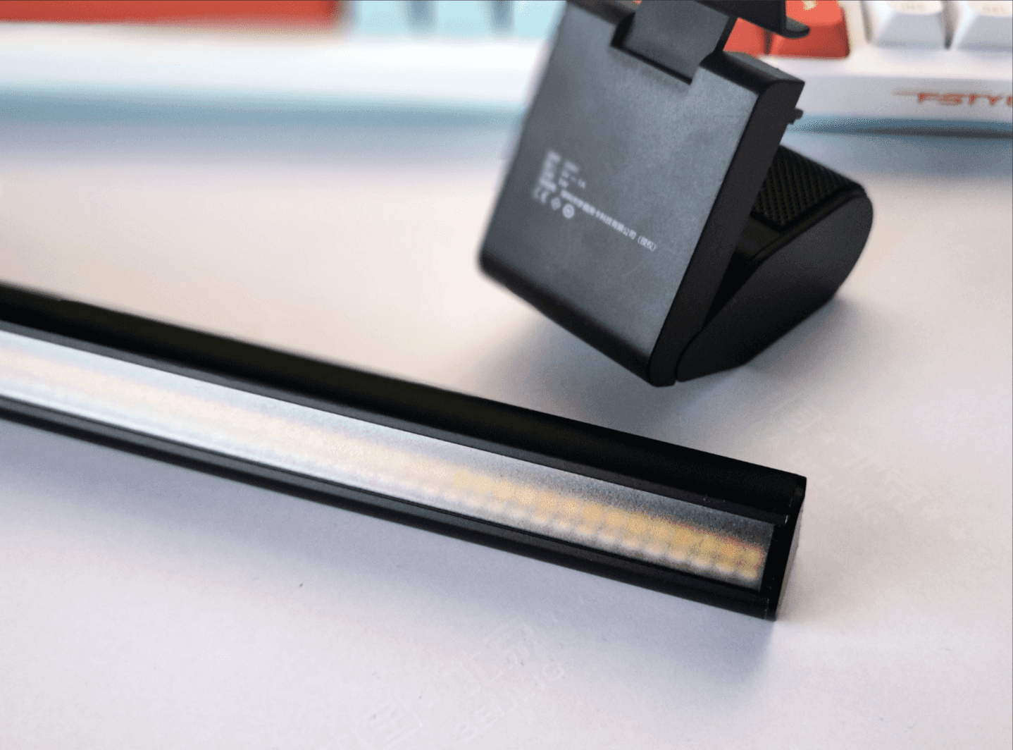 为你的书桌添一盏灯,书客SKR1屏幕挂灯