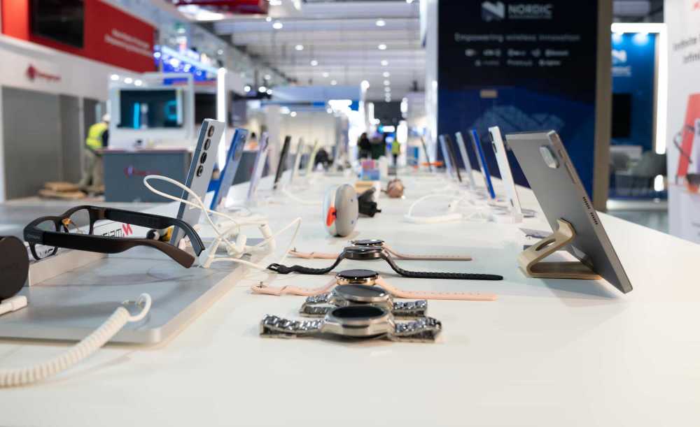 亮相MWC 2025,星纪魅族AI全生态产品闪耀海外