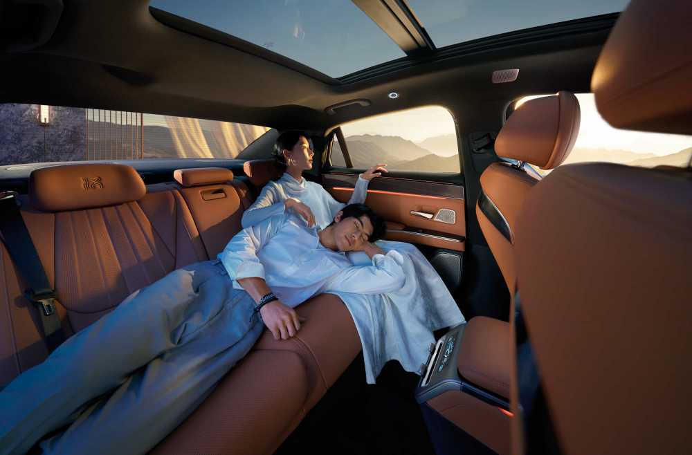 百万强汉,在赛道上点燃性能与个性之火