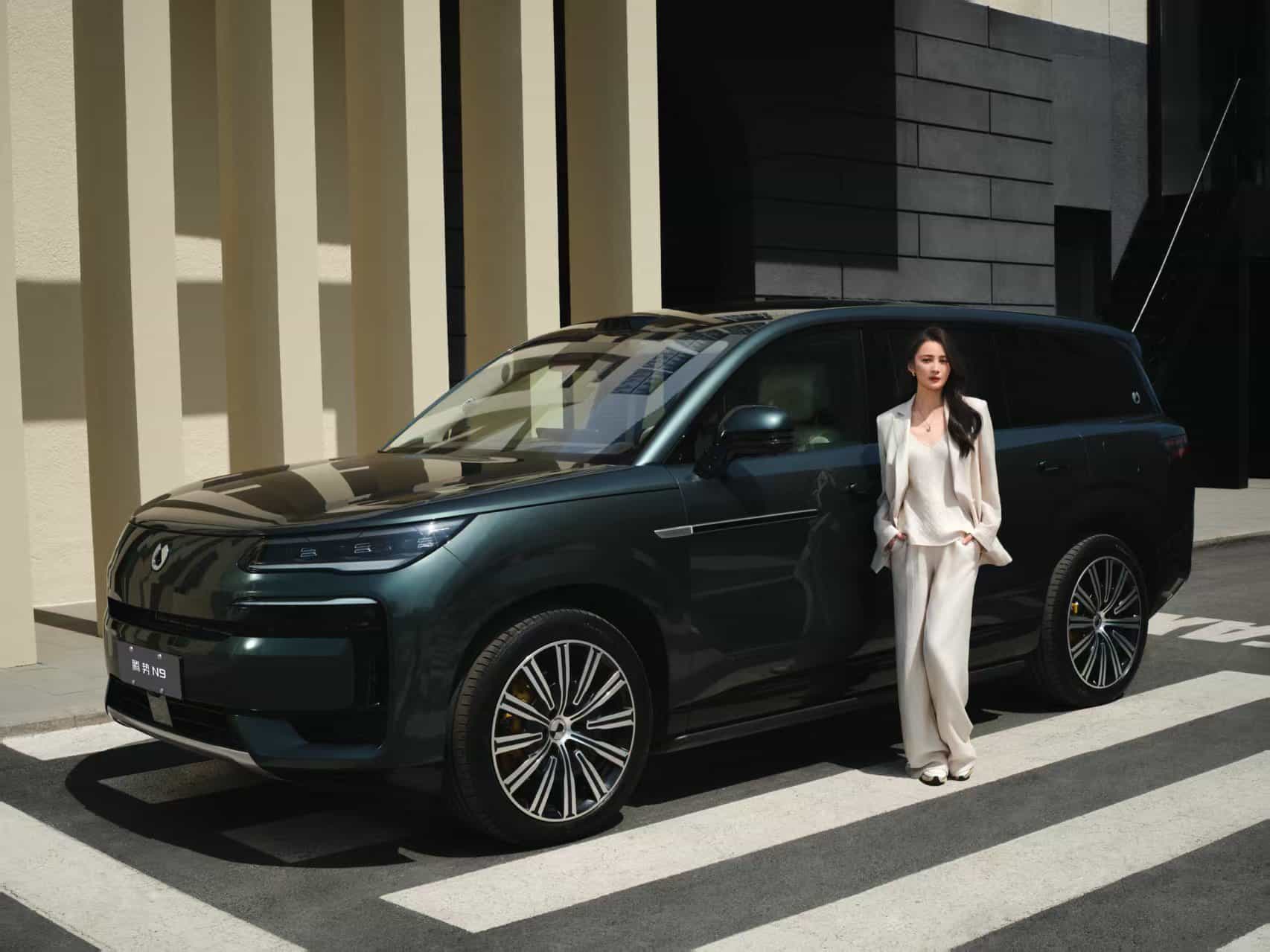 腾势携手蒋勤勤:开启科技优雅出行!