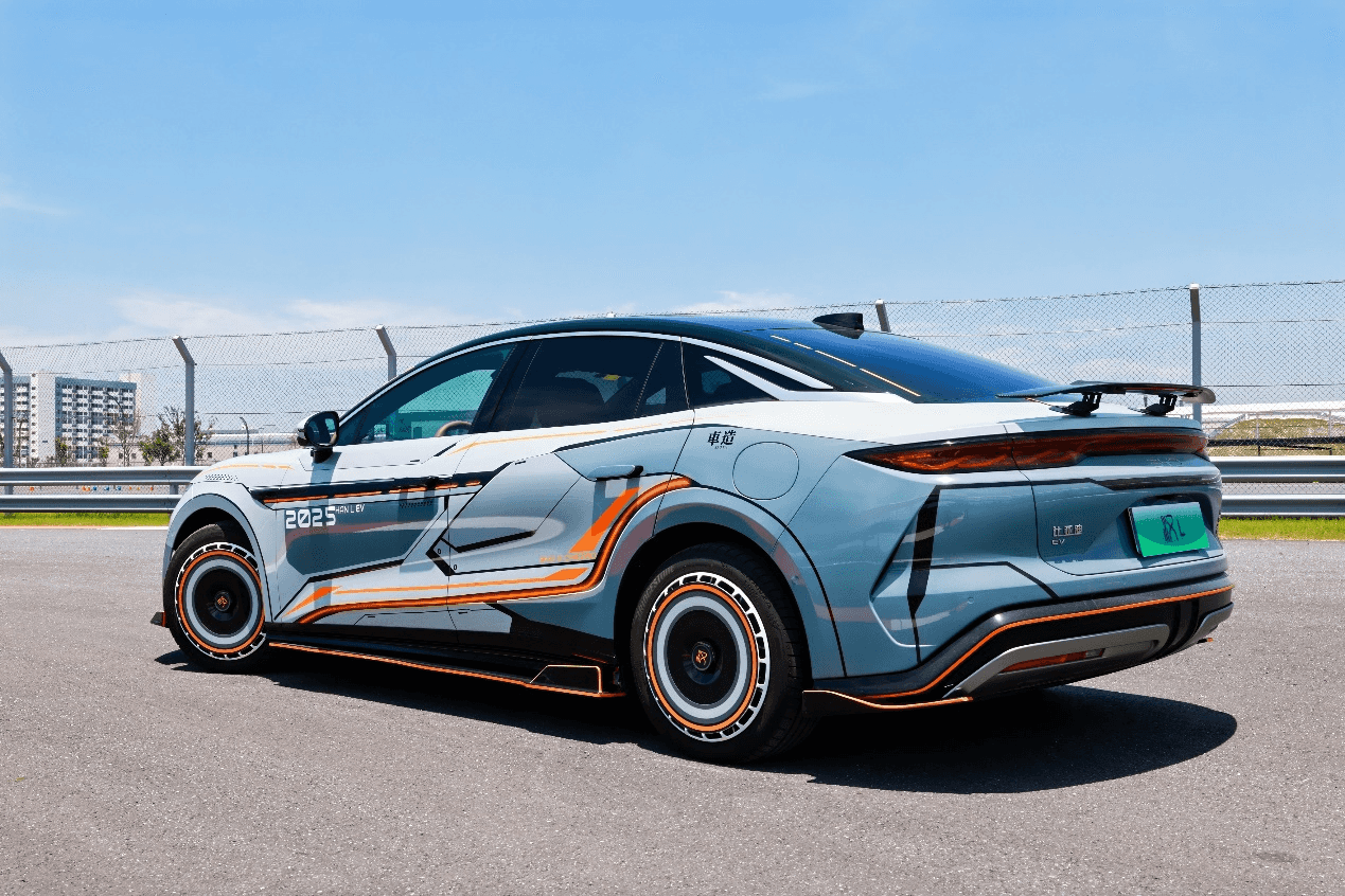 汉家族破百万大关,汉L赛道燃爆激情