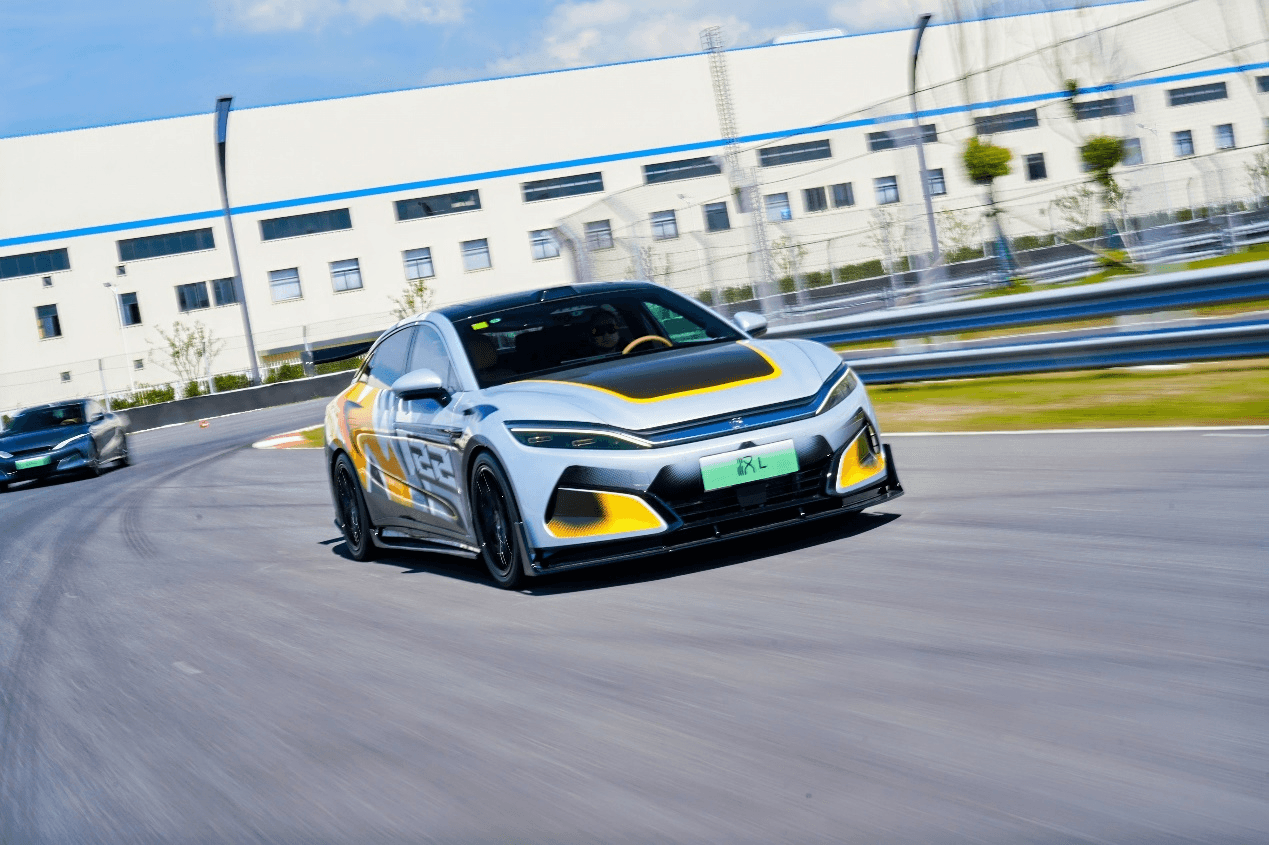 汉家族破百万大关,汉L赛道燃爆激情