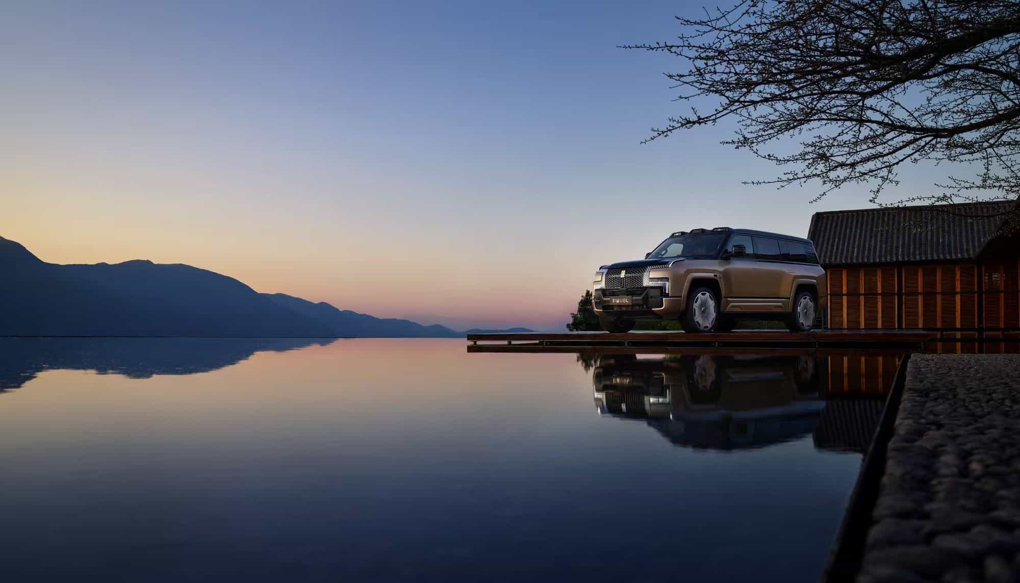 130万起售！仰望U8L鼎世版开启东方豪华SUV