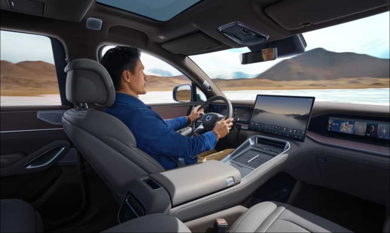 三破高速避让纪录!腾势N9超级混动豪华新座驾实至名归