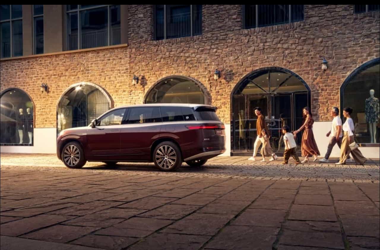 三破高速避让纪录!腾势N9超级混动豪华新座驾实至名归