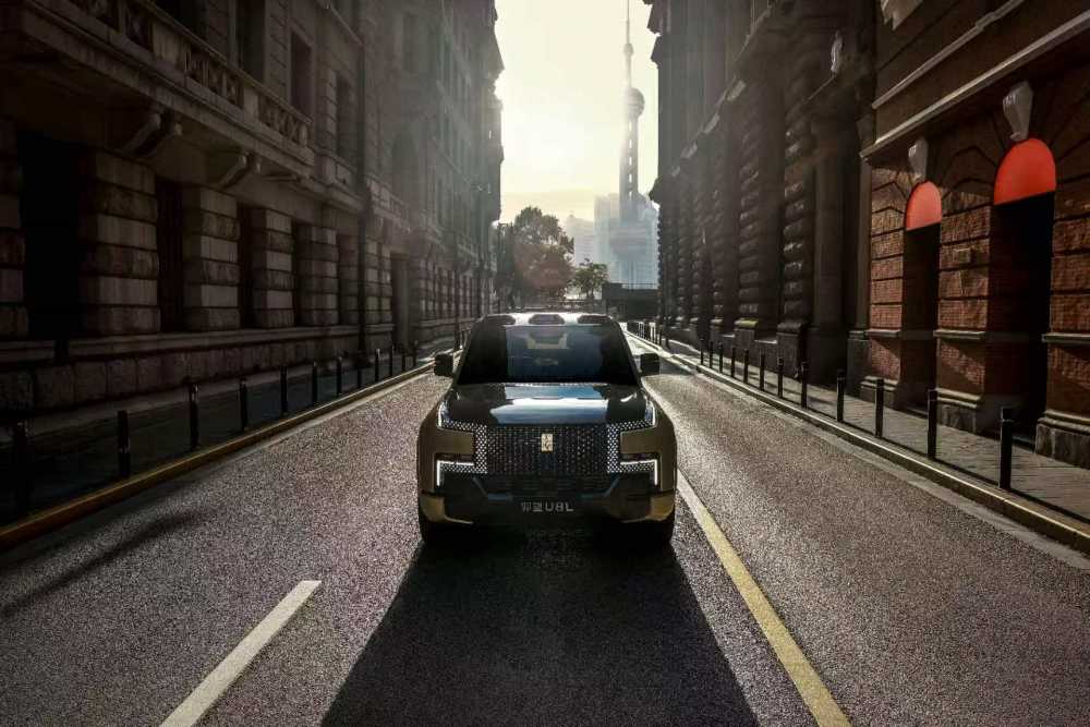 128万起!仰望U8L鼎世版“鼎”级绽放,行政豪华SUV!